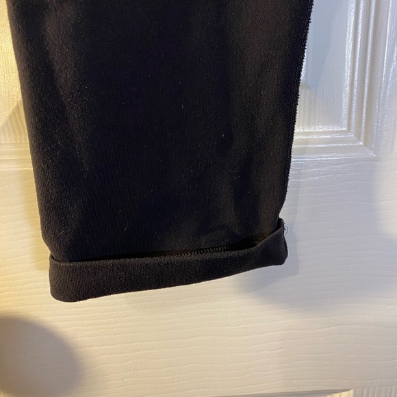 Lululemon crop leggings with cuffs - Picture 3 of 6